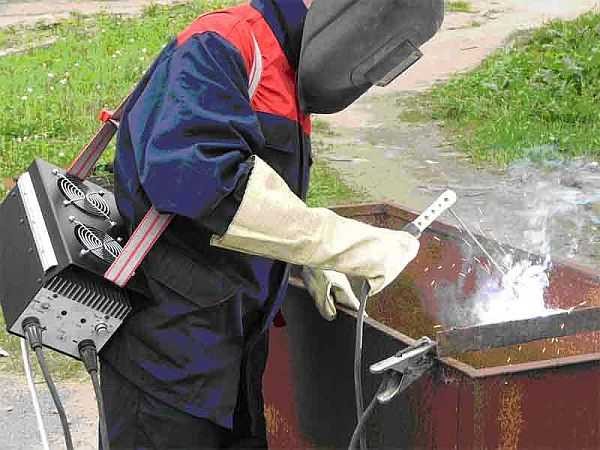 Welding inverters are the smallest. These are the most compact welding machines for home and garden
