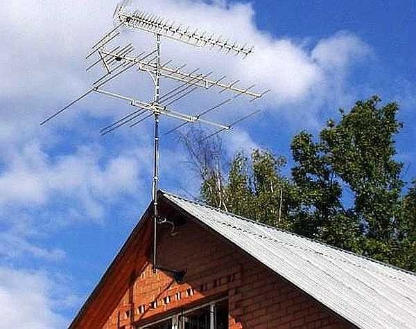 You can hardly see summer cottages without antennas