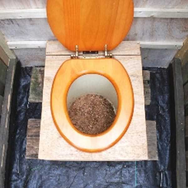 There is no smell in the peat toilet