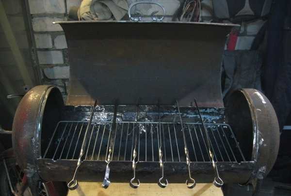 Barbecue grill from a gas cylinder