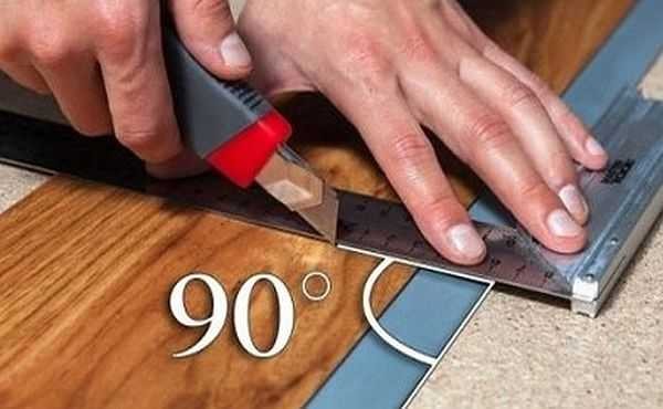 The square can not only be used to draw lines, but also be used as a guide when cutting