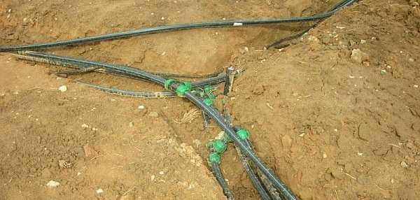 In order to correctly calculate the material and make the correct wiring of the water supply system in the country with your own hands, first draw a plan where you can calculate the footage and the number of fittings