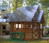 A very interesting option: the design follows the shape of the house