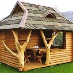 For lovers of non-standard solutions, it is also a round log gazebo, in the interior of which two trees are perfectly inscribed
