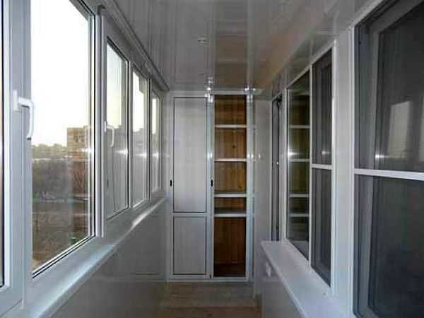 It looks like a balcony sheathed with seamless PVC panels
