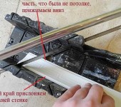 How to cut a corner on a ceiling plinth: install it correctly in a miter box