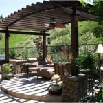 Metal uprights and main beams, wood auxiliary beams