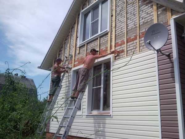 Installation of siding on the crate