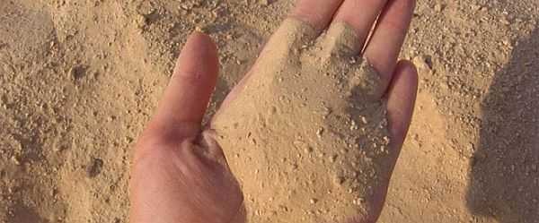 The sand should be clean, preferably with the same grain size