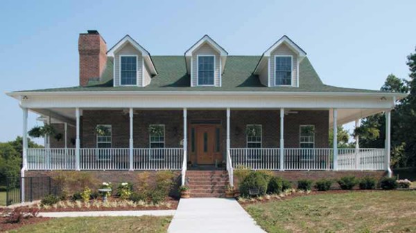 The perimeter veranda gives the house an extravagant look