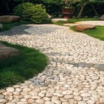 Large pebbles do not take so long to lay