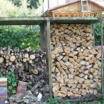 Metal frame. There is not enough rigidity (mowing), because everything led