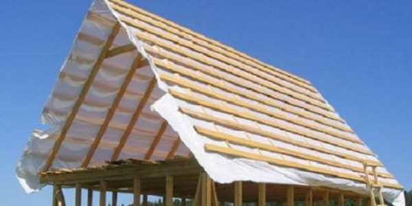 The assembled gable roof with your own hands is ready for the installation of roofing