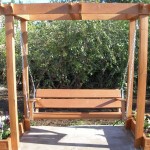 Swing on a U-shaped base