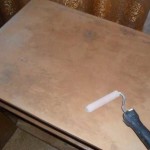 The surface, brought to a normal state, was covered with primer, then painted twice with acrylic paint