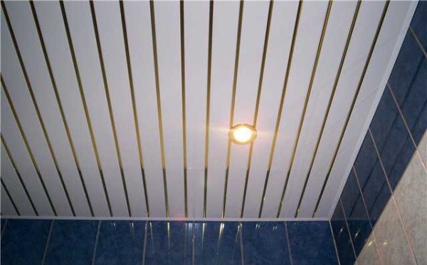 There are plastic panels mirrored or with mirrored parts - stripes