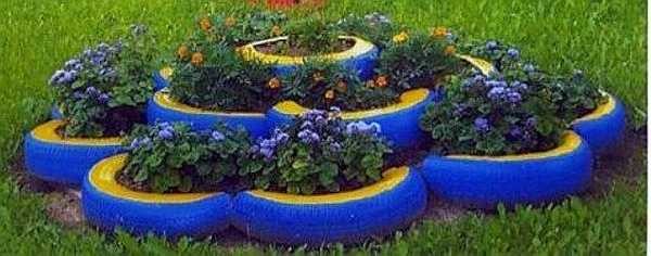 Another way to make a tiered flower bed from tires