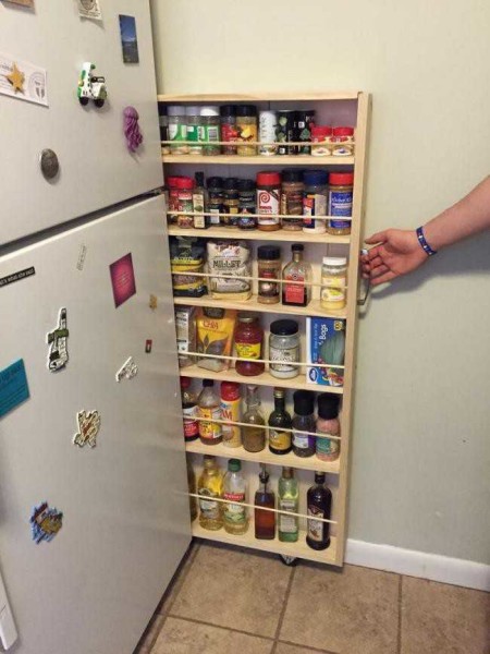It is not difficult to make such a sliding shelf on wheels for different jars.