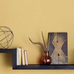 The theme is the same, the mood is different. And only due to the fact that the contrast between the color of the wall and the color of the shelf is not so bright