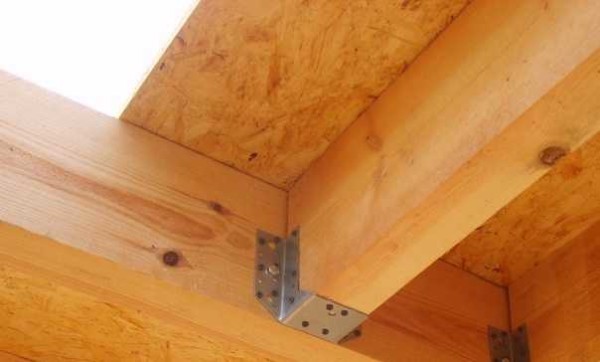 Floor lags are attached to the harness with such brackets