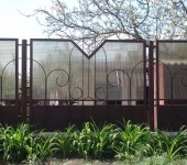 Familiar combination - metal and polycarbonate