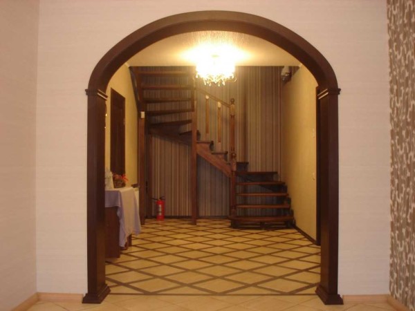 Suitable for large openings and not very high heights
