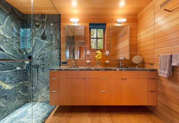 Lining in the bathroom