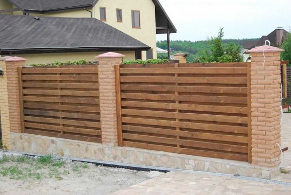 Wooden fence - horizontal checkerboard
