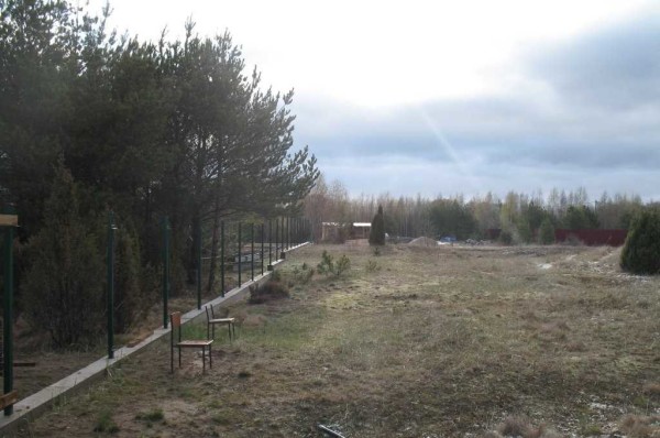 Before mounting the pickets