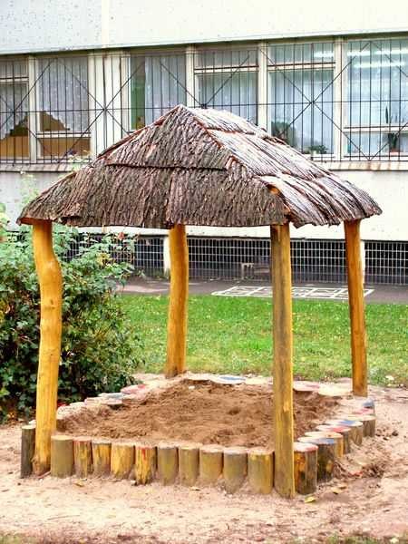 Hemp sandbox under the roof
