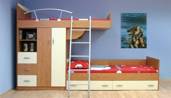 2-storey bed with offset sleeping places