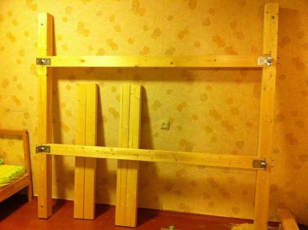Starting assembly of the frame