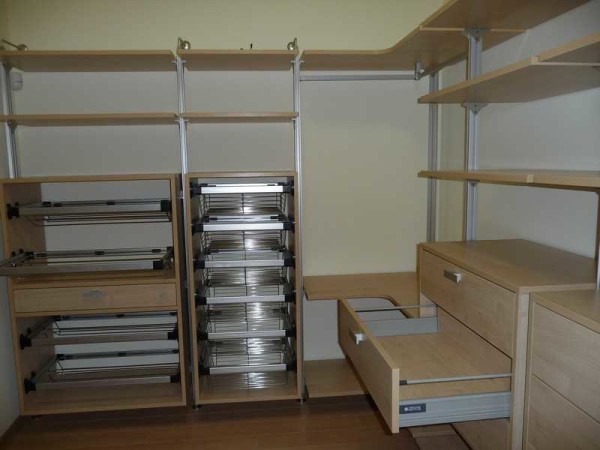 Different type of stands and different fastening system