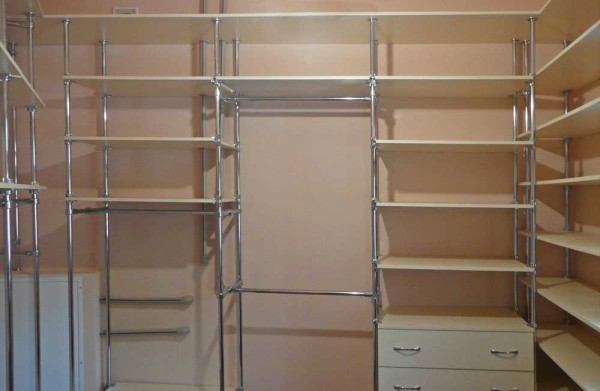 Equipment for a wardrobe from a round furniture pipe