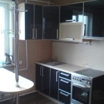 In this version, the kitchen set is made with a facade made of chipboard covered with plastic