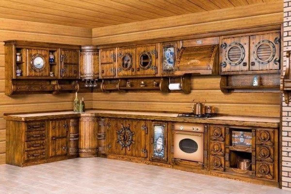 One of the thematic options for wood kitchen furniture: a nautical kitchen
