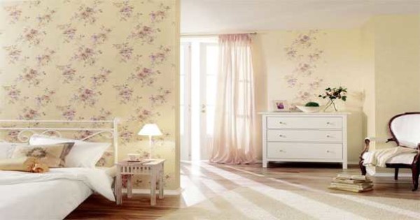 The most common technique when combining wallpapers is to find a pair: plain and with a pattern on the same background