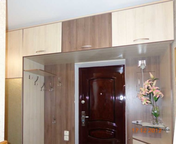 The space above the door can also be used
