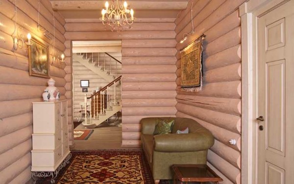 Happy owners of spacious corridors and hallways, which can fit even a small sofa