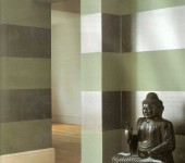 Combination of matte and glossy paint stripes