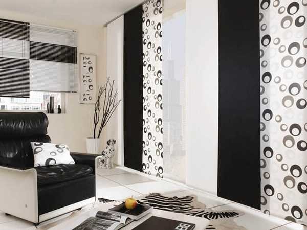 Roman and Japanese curtains in one high-tech interior