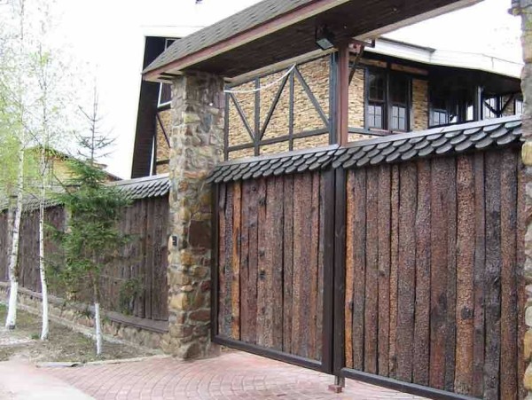 Slab fence - cheap and cheerful, however, a lot of work ...