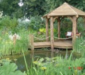 The Naturgarten style strives to make the landscape as natural as possible using wild plants, to which new ones are only added