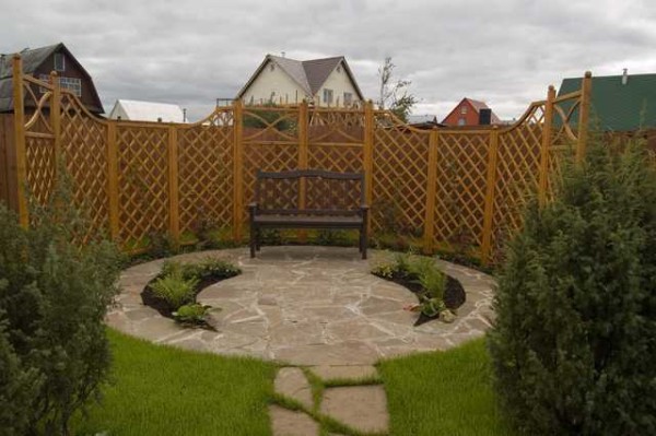 Clear geometry in everything - a sign of a classic garden