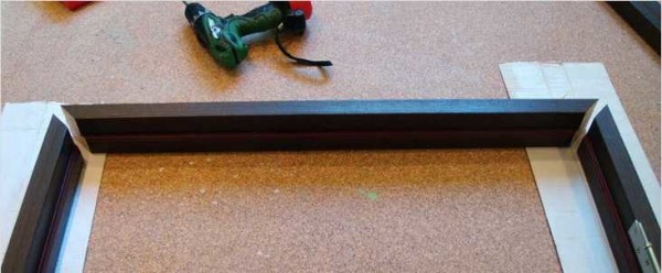 One way to connect the door frame