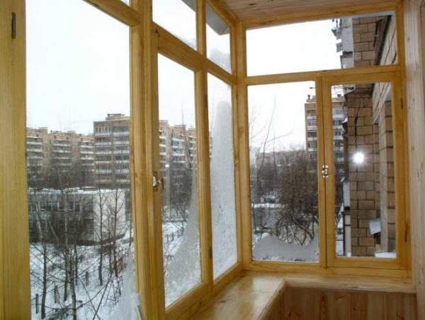 Single hinged wooden frames - the most inexpensive type of glazing