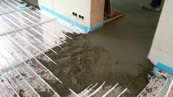 Semi-dry screed for underfloor heating