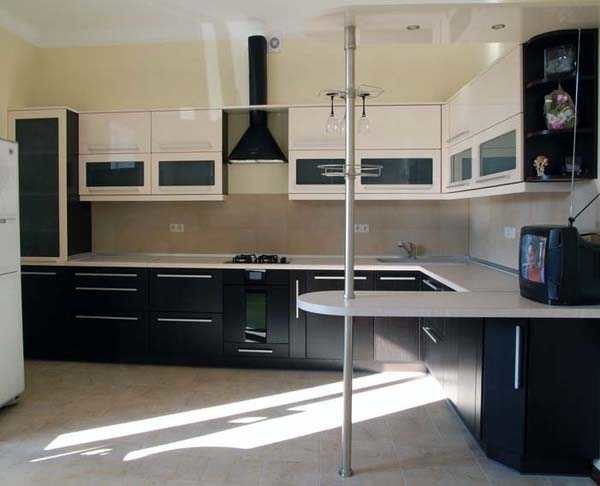 Something like such a rack is considered a classic in kitchen sets.