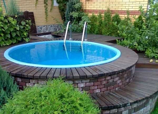 The plastic liner can be round