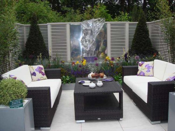 Wicker garden furniture for Art Nouveau decoration